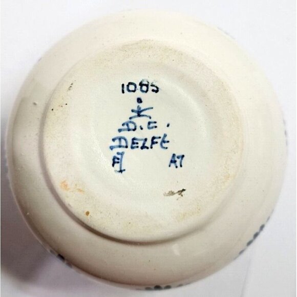 Small Delft 3 Inch Floral Bulbous Vase/Cup Signed F1 A7 1085 - Picture 7 of 7